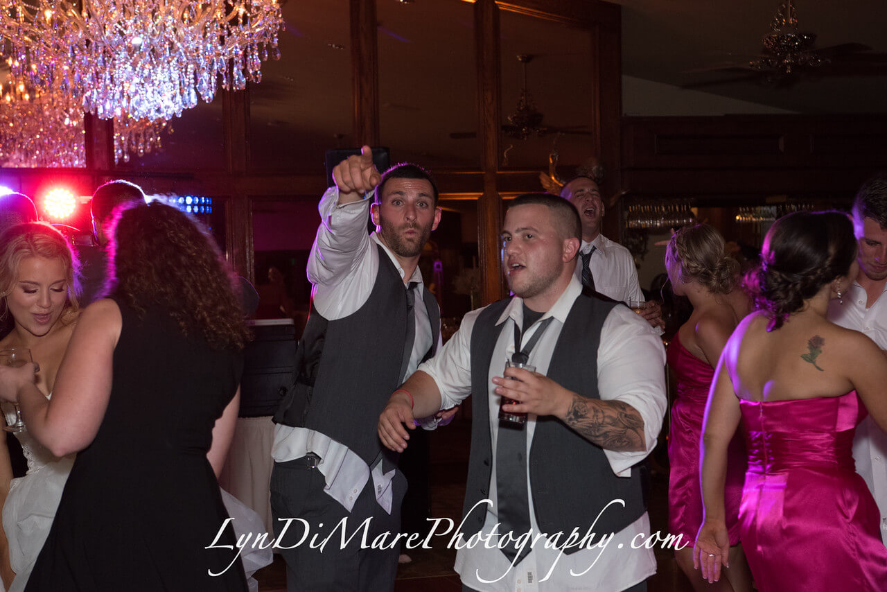 20160812_kellsie-and-paul-carone-wedding_807-x2