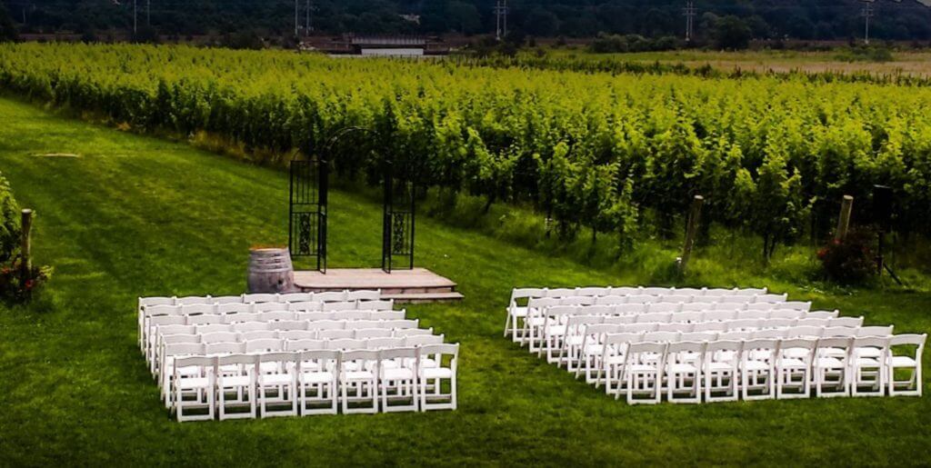 Saltwater Farm Vineyard Unique Wedding Venues in CT Saltwater Farm Vineyard Unique Wedding Venues in CT